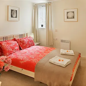 Discovery Aparthotel